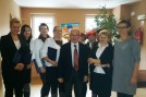 Wsp&oacute;lne zdjęcie z promotorem dr n med Ireneuszejm Gądek 