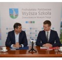Podpisanie porozumienia o wsp&oacute;łpracy pomiędzy PPWSZ w Nowym Targu a Gminą Łapsze Niżne